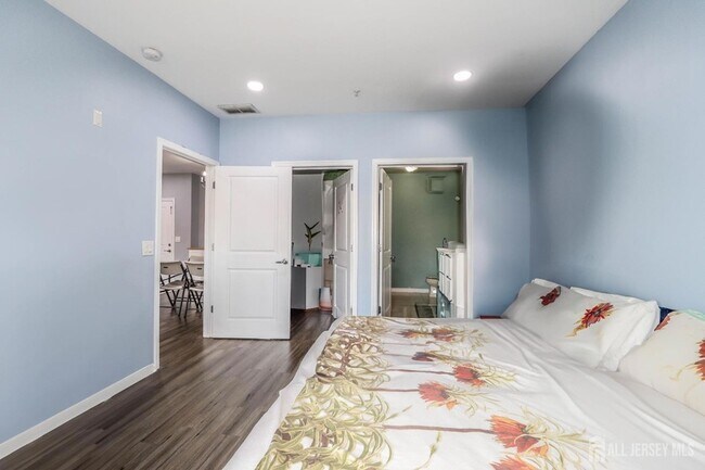 Foto del edificio - 613 Doral Ct