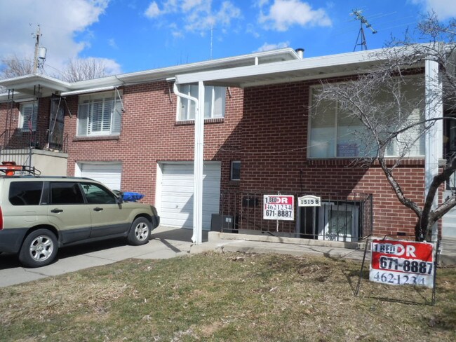 Building Photo - Foothill Triplex