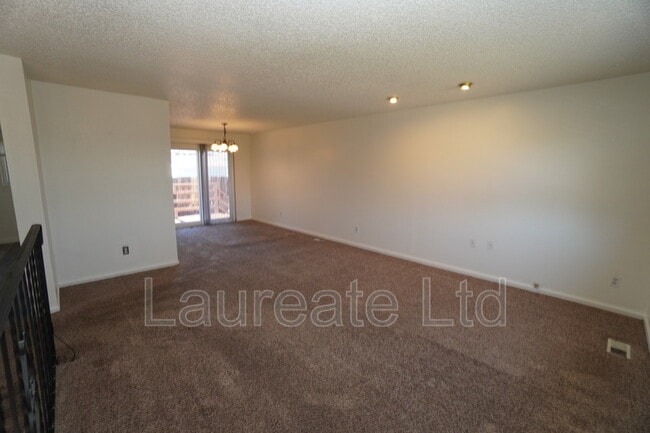 Foto del edificio - 8589 W Fair Ave