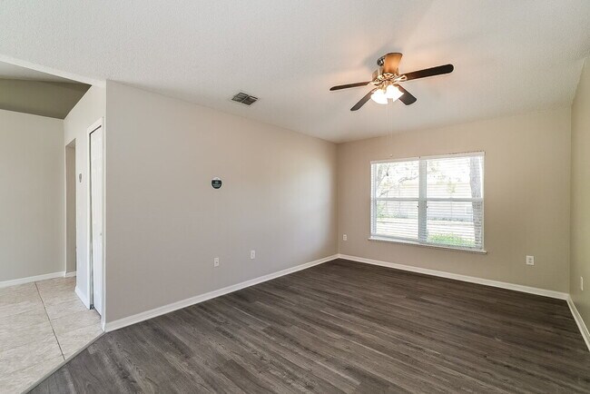 Building Photo - 5511 Ashland Dr