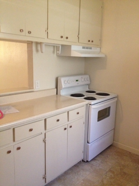 Building Photo - NEW REMODELED