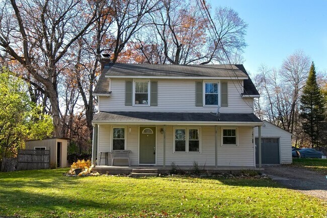 Foto del edificio - 2909 Meadow Ln