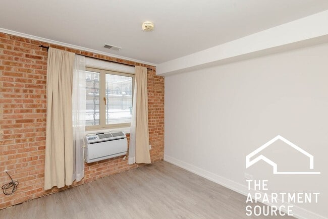 Photo - 663 W Grace St Apartment