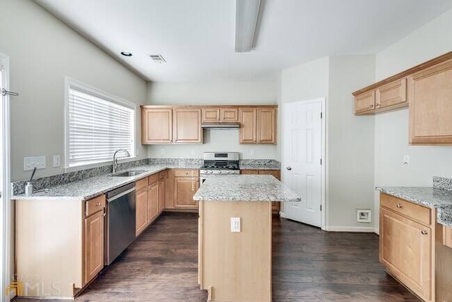 Foto del edificio - 8230 Shakerag Trace