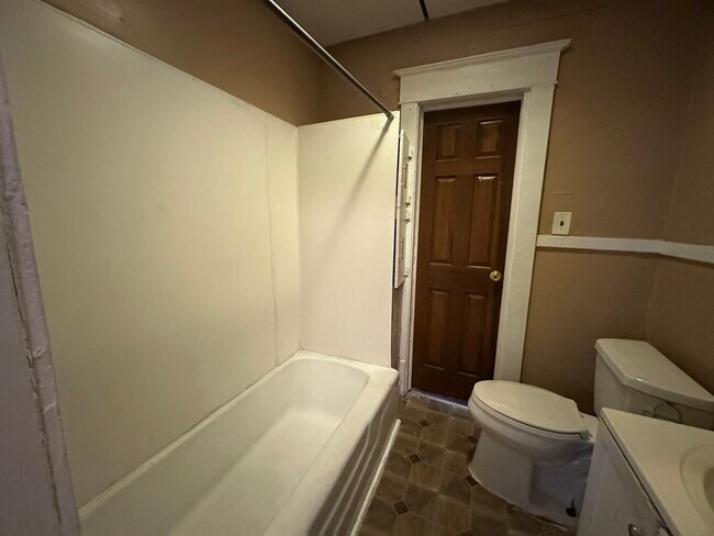 Building Photo - 118 State-N