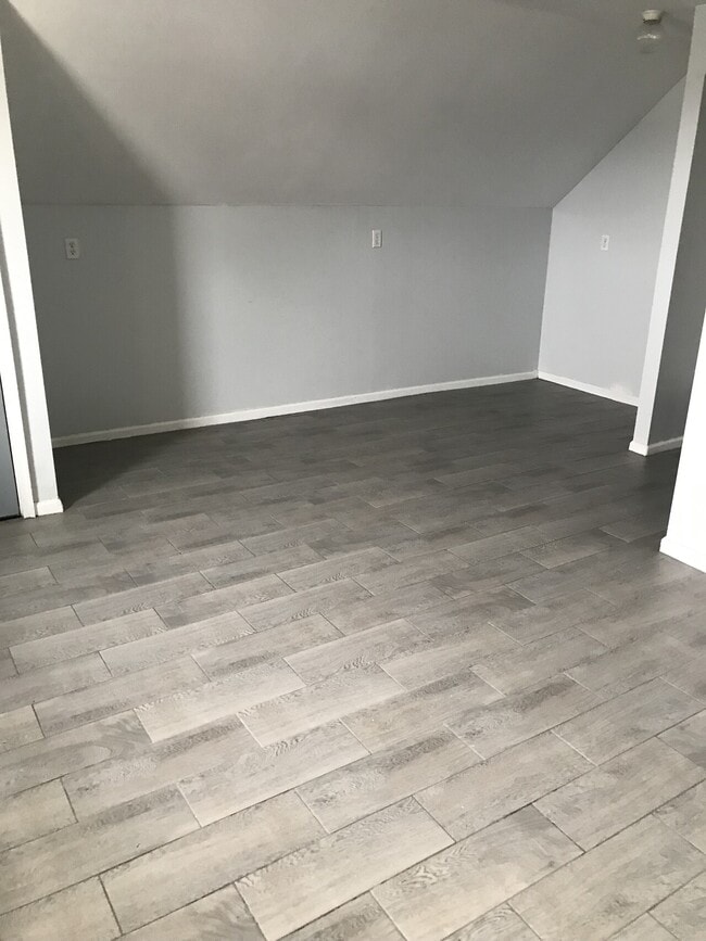 Building Photo - Amakon LLC
