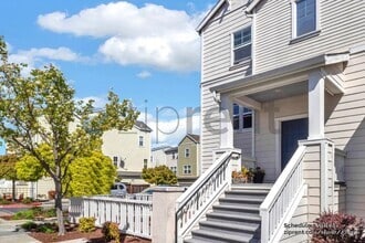 Building Photo - 411 Summer Ln