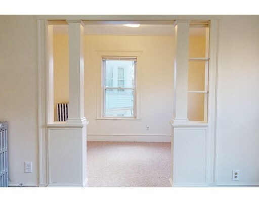 Building Photo - 34 Crescent St