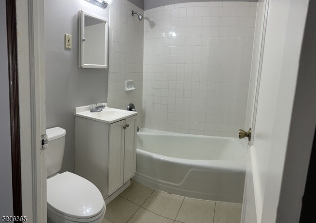 Foto del edificio - 241 N 3rd Ave