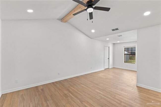 Building Photo - 104 Aldrin St