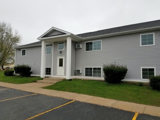 Building Photo - Lawrence Downs