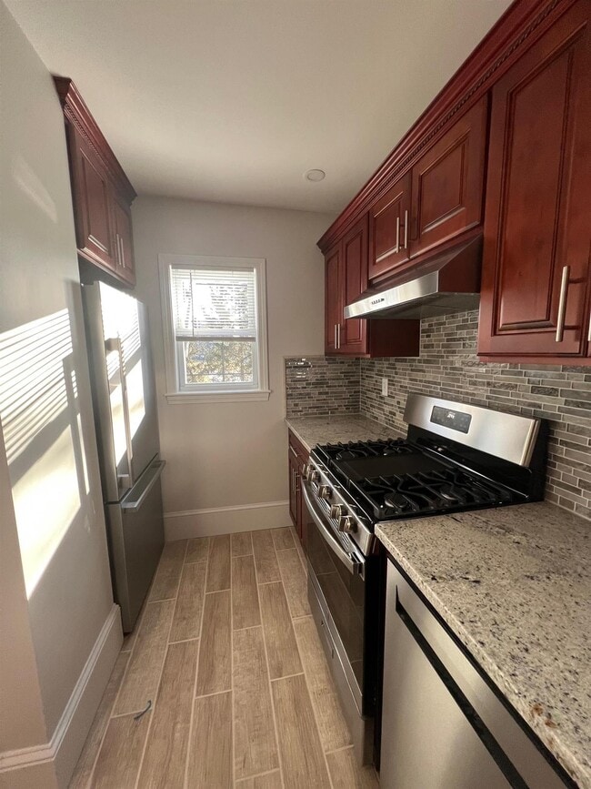 Building Photo - 10 Cady Ave