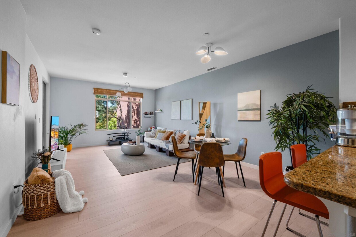 Foto principal - 8211 Station Village Ln