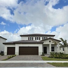 Building Photo - 2423 SE 30th Dr