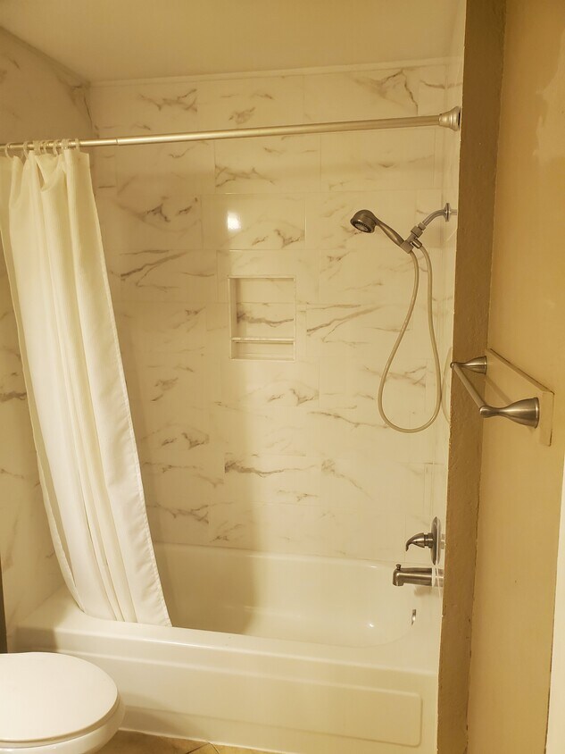 7 Abbey Rd Unit 7 Abbey, Euless, TX 76039 Condo for Rent in Euless