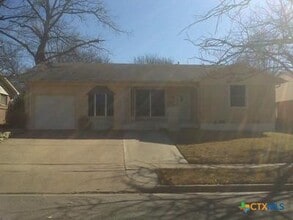 Building Photo - 708 Stewart St