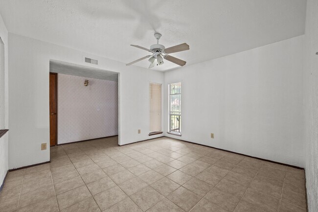 Foto del edificio - 15619 Fall Briar Dr