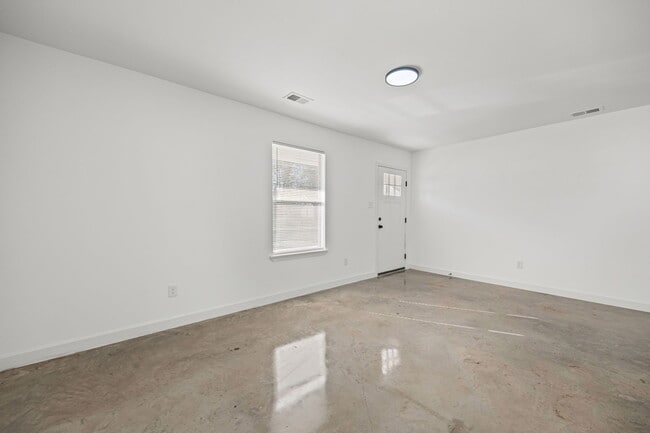 Photo - 2853-2855 CHOCTAW AVE House