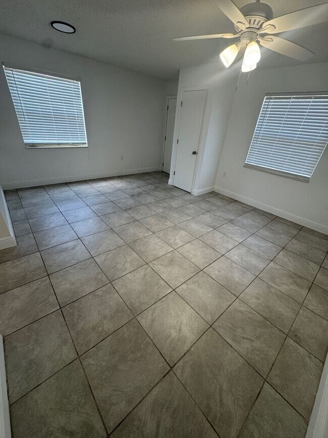 Building Photo - 1181 Bentley Rd