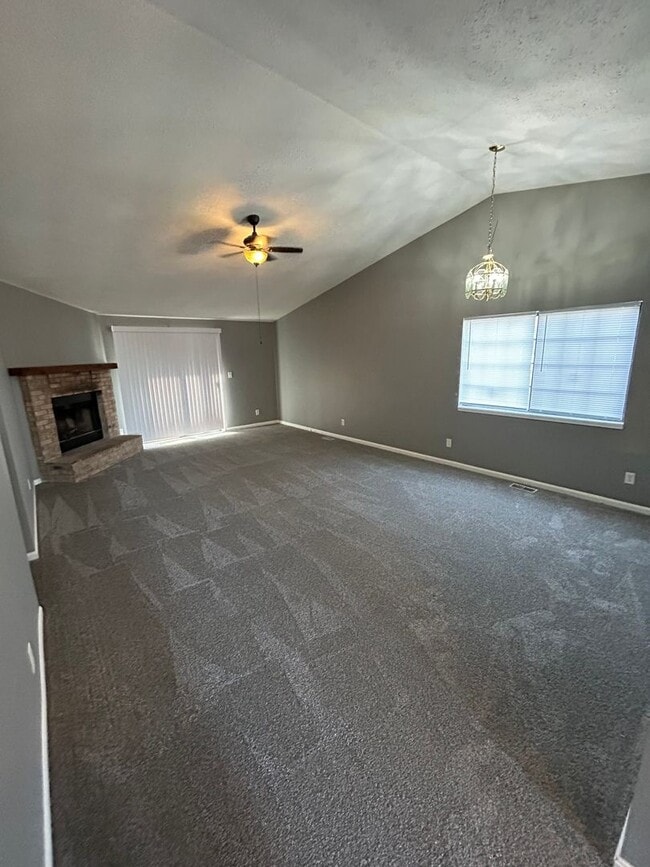 Building Photo - Warren Twp 3 Bedroom