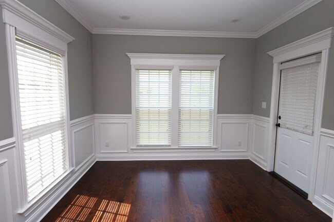 Foto del edificio - 3933 Old Pine Rd