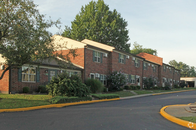 Building Photo - Woodside Village