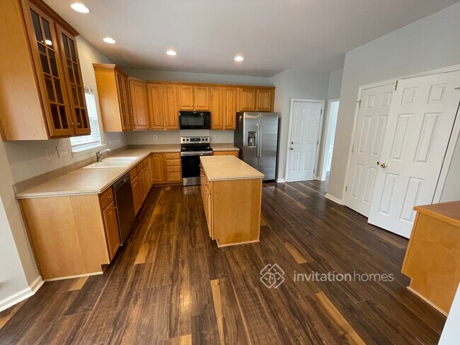 Building Photo - 2421 Coneflower Dr