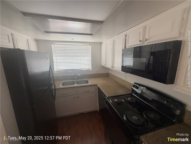 Building Photo - 1850 Camino Verde Ln