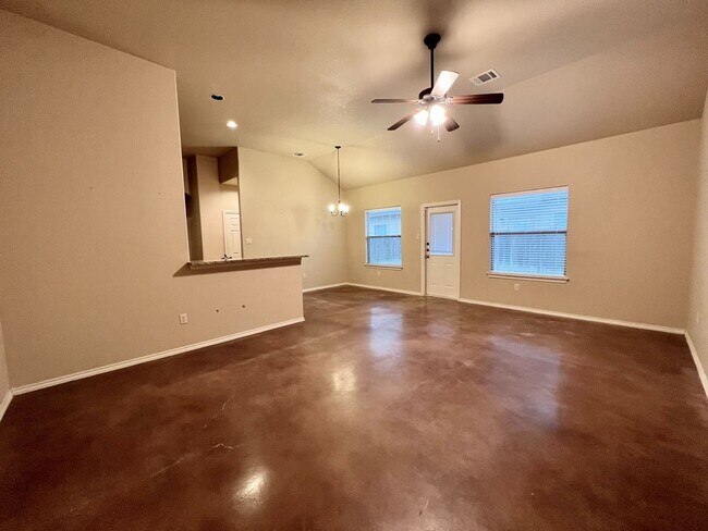 Building Photo - ** Application Received** Available Now! B...