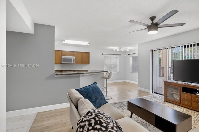 Foto del edificio - 9999 Summerbreeze Dr