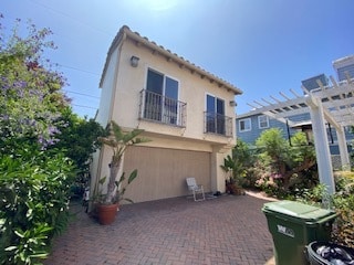 Foto del edificio - 1416 N Poinsettia Ave