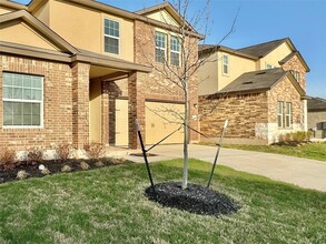 Building Photo - 1316 Acorn Oak Dr