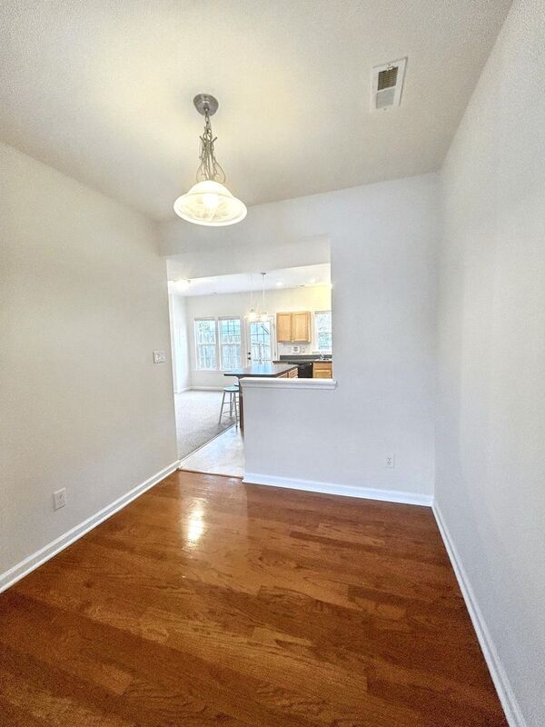 Building Photo - 127 Colter Dr