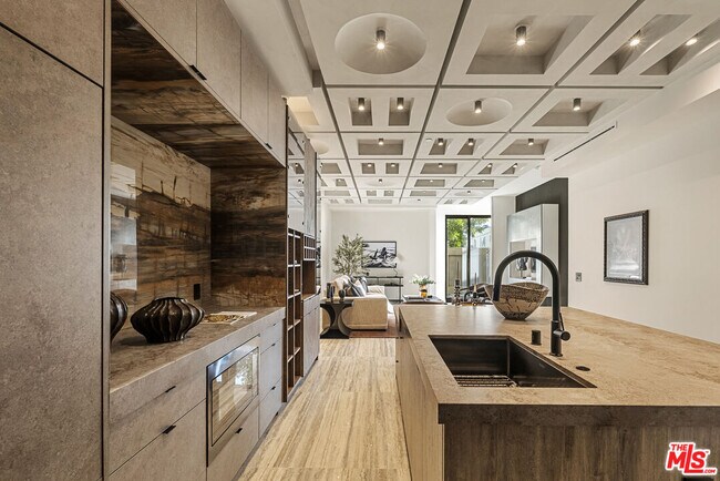 Building Photo - 1021 N Ogden Dr