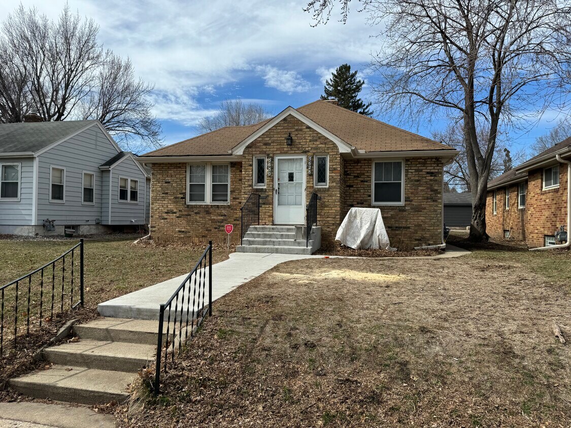 Foto principal - 5628 Nicollet Ave
