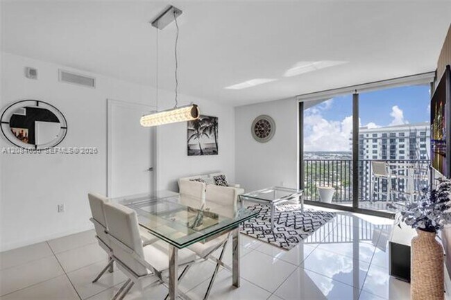 Foto del edificio - 5252 NW 85th Ave