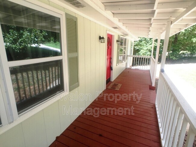 Building Photo - 2485 Kenneth St