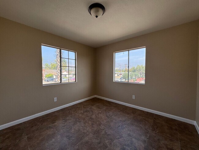 Building Photo - Two Bedroom One Bathroom Apartment in San Bernardino