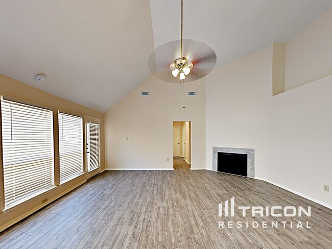Foto del edificio - 13314 Chaston Dr