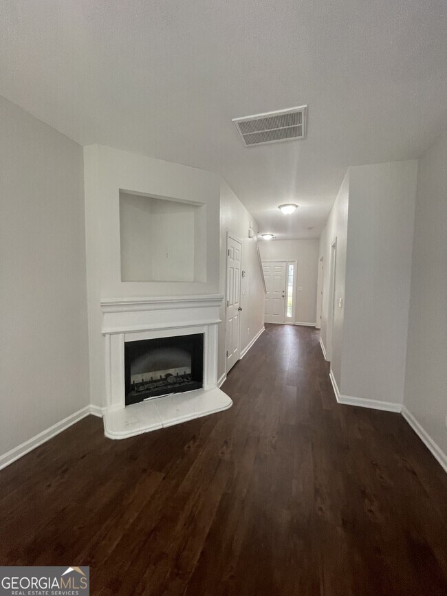 Foto del edificio - 387 Brookview Dr