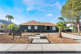 Building Photo - 1021 Griffith Ave