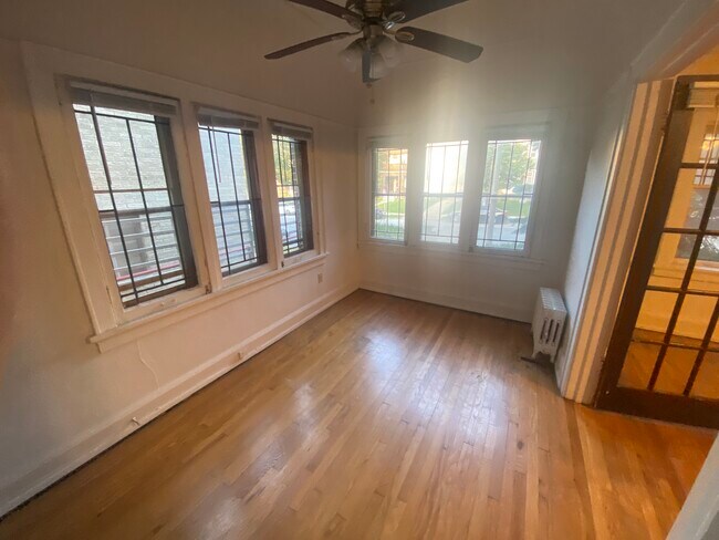 Foto del edificio - 3415 N Oakland Ave