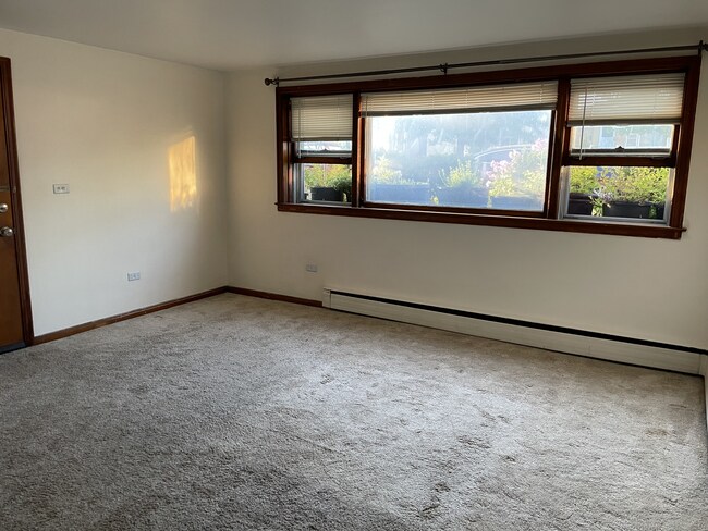 Living Room 2 - 5643 W Montrose Ave