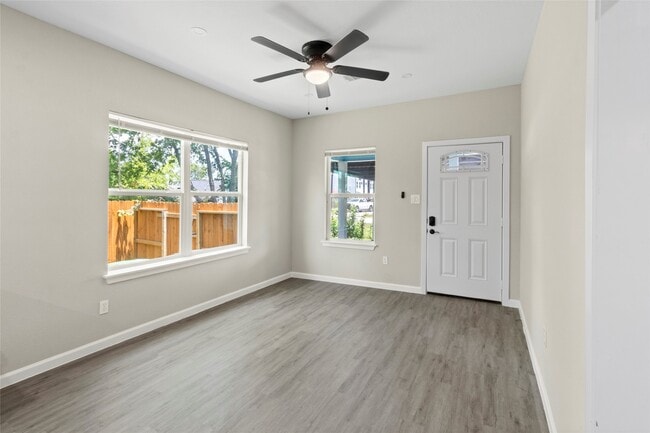 Foto del edificio - 8402 Bassett St