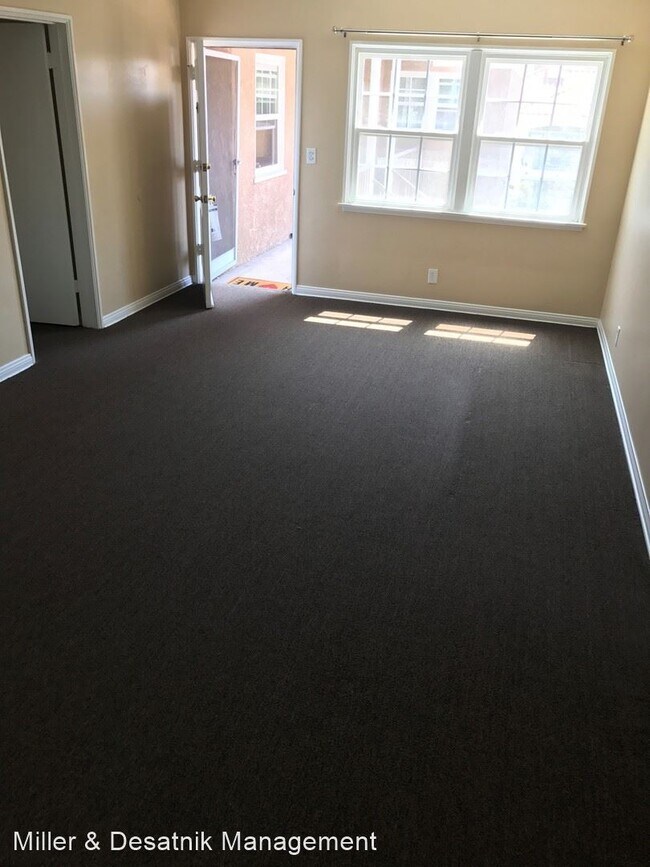 Foto del edificio - 400-404 Landfair Ave