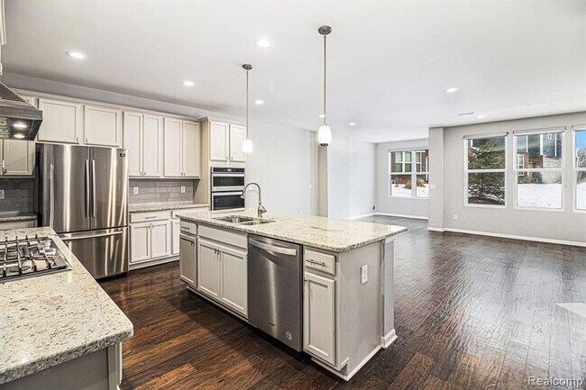 Foto del edificio - 43642 Chancellor Ln