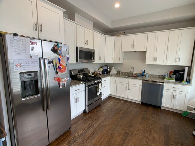 Foto del edificio - 2044 Beacon St