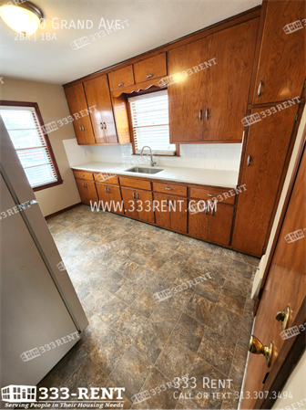 Foto del edificio - 7110 Grand Ave