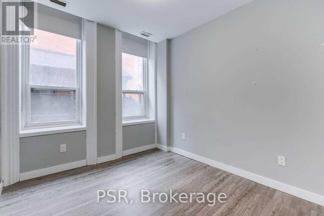 Building Photo - 205-205 Gerrard St E