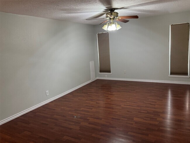 Building Photo - 18515 Sweetmeadow Dr